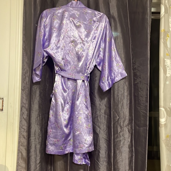 LAVENDER DRESSING GOWN - Picture 2 of 2